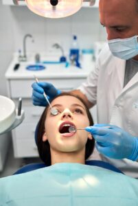 Стоматолог